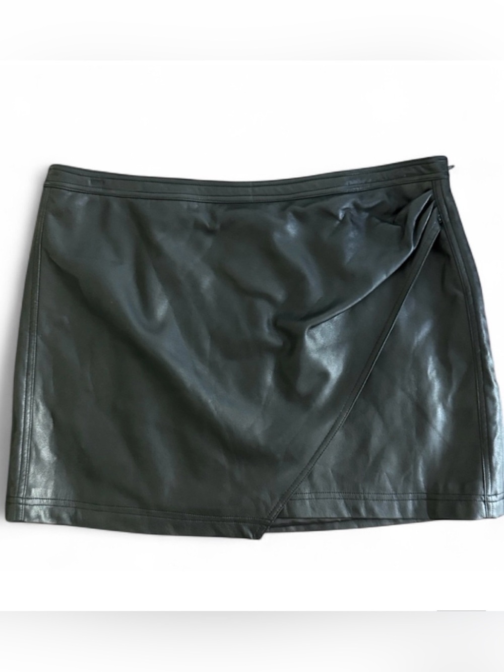 SCOOP NYC FAUX LEATHER MINI SKIRT BLACK WRAP FRONT HIDDEN ZIPPER FEMININE FLIRTY